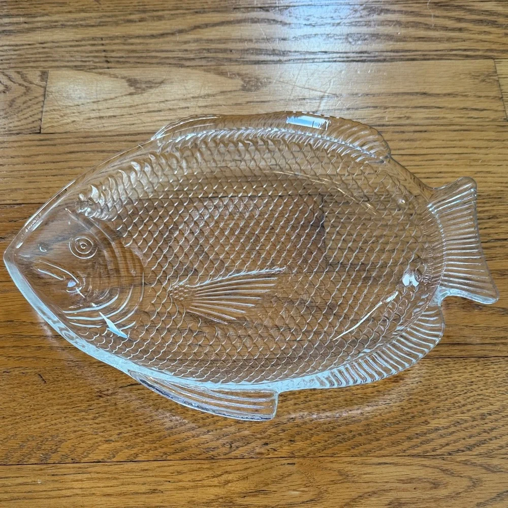 Clear Glass Fish-Shaped Dish